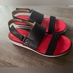 NEW without tag Adrienne Vittadini Sport black sandals size 9 1/2